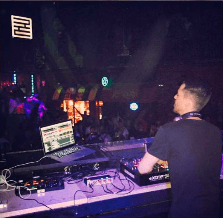 Francesc Murcia Live Performance 1